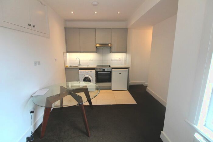 1 Bedroom Flat To Rent In Kitchener Road, London, N17