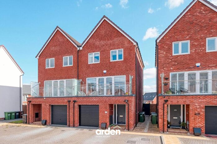 4 Bedroom Semi Detached House For Sale In Groveley Lane, Cofton Hackett, B45