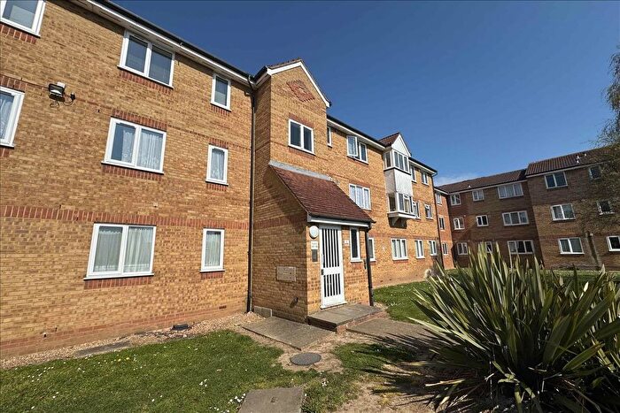 Studio To Rent In Redford Close, Feltham, Middlesex, TW13