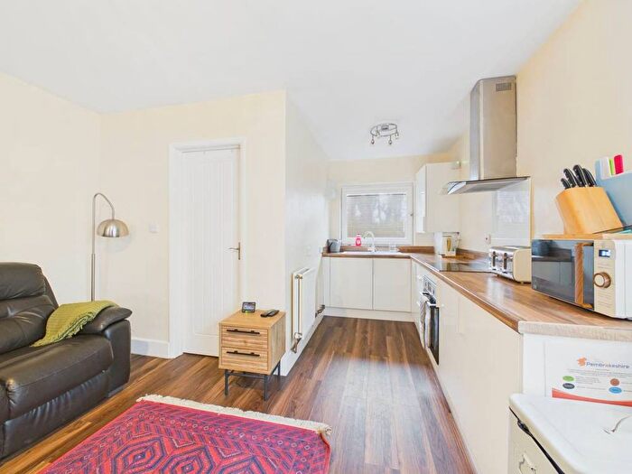 1 Bedroom Flat To Rent In Croft Court, Tenby, SA70