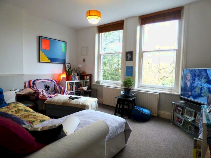 2 Bedroom Flat To Rent In Harold Road, SE19
