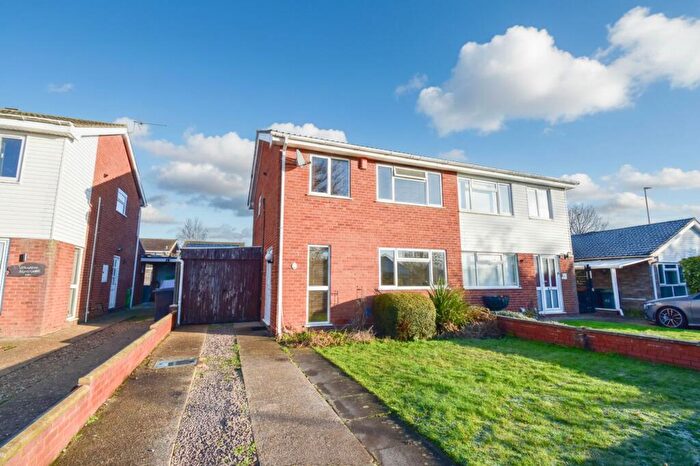 3 Bedroom Semi Detached House For Sale In Ribble Way, Bedford, MK41