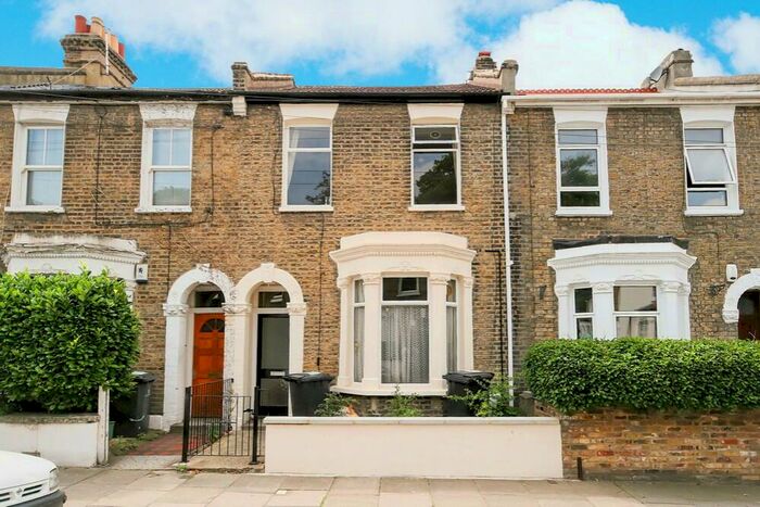 2 Bedroom Flat To Rent In Finsen Road, Camberwell, SE5