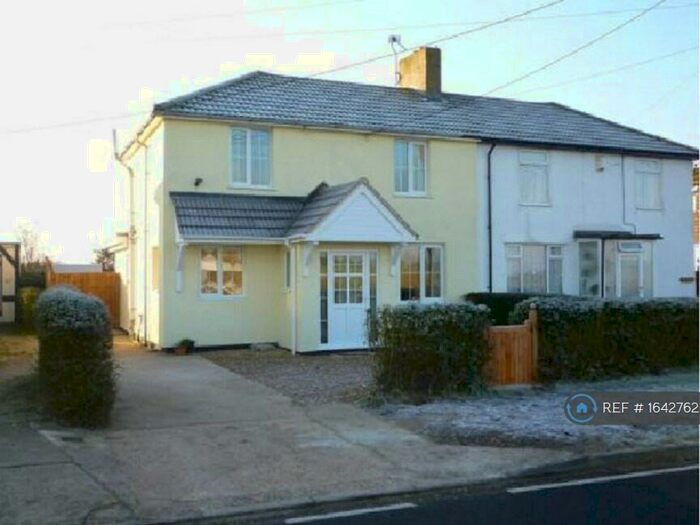 3 Bedroom Semi-Detached House To Rent In St Marys Cottages, Rochester, Kent, ME3