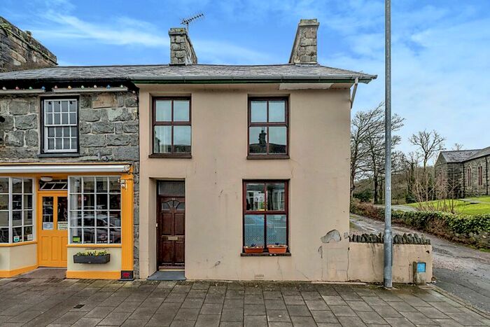 3 Bedroom End Of Terrace House For Sale In Church Street, Tremadog, Porthmadog, Gwynedd, LL49