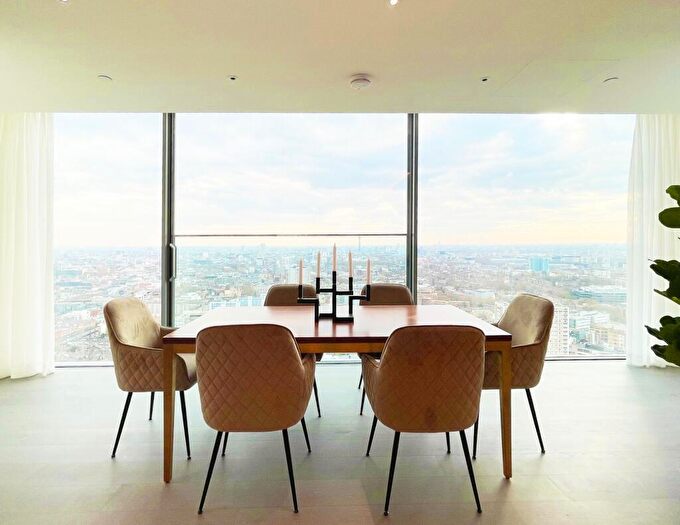 2 Bedroom Apartment For Sale In Carrara Tower, Bollinder Place, London, EC1V