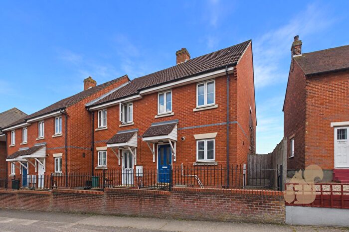 3 Bedroom End Of Terrace House For Sale In Goring Road, Colchester, CO4