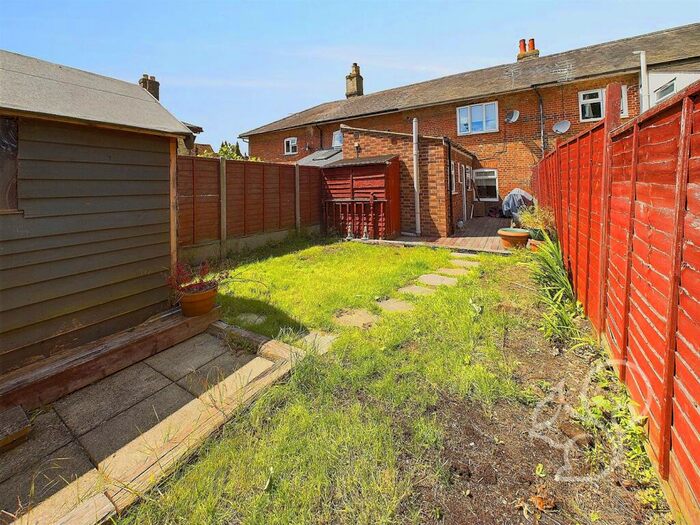 2 Bedroom Cottage For Sale In Cross Street, Sudbury, CO10