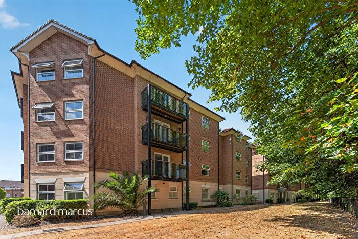 1 Bedroom Flat For Sale In Gilson Place, Coppetts Road, London, N10