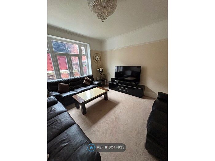 5 Bedroom Terraced House To Rent In Frederick St, Oldham, OL8