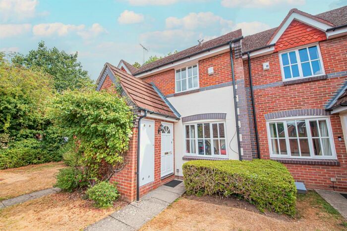 2 Bedroom Terraced House To Rent In Clover Close, Wokingham, RG40