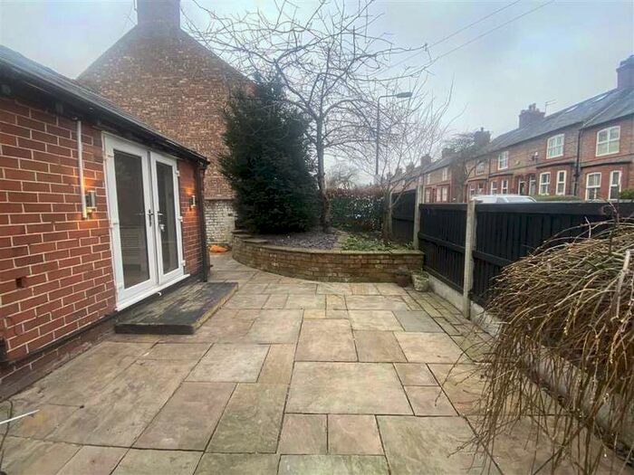 1 Bedroom Apartment To Rent In Stamford Park Road, Hale, WA15