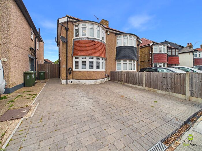 2 Bedroom Semi-Detached House For Sale In Swanley Road, Welling, Kent, DA16
