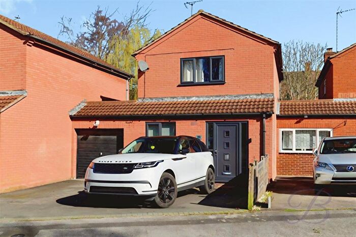 3 Bedroom Link Detached House For Sale In Curzon Close, Rainworth, Mansfield, NG21