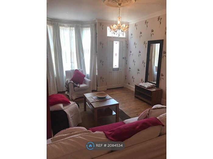 4 Bedroom Terraced House To Rent In St. Leonards Road, Leicester, LE2