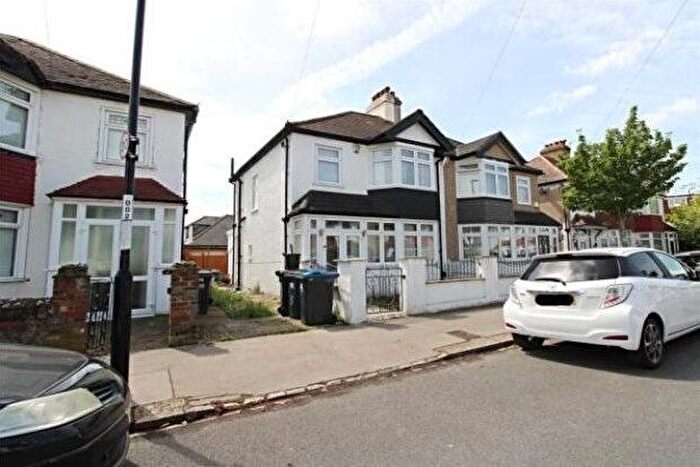 3 Bedroom Property To Rent In Westbourne Road, Croydon, CR0