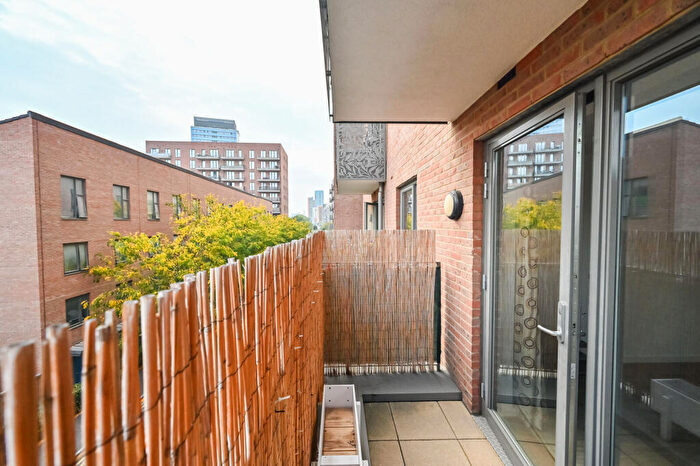 2 Bedroom Flat To Rent In Pioneer Court, , Canning Town, London, E16