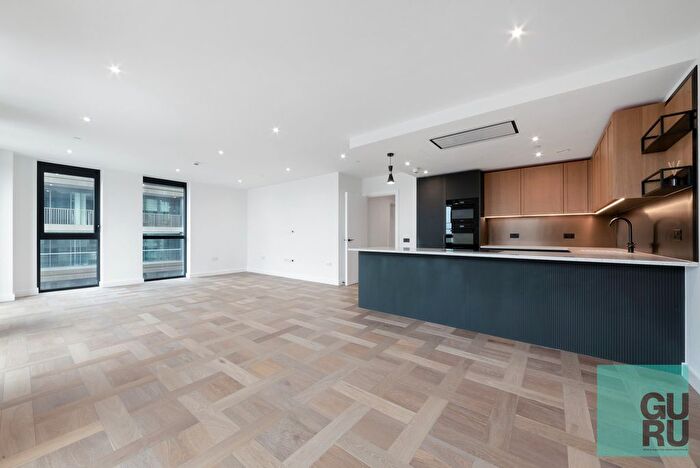 3 Bedroom Flat To Rent In Merino Gardens, London, E1W