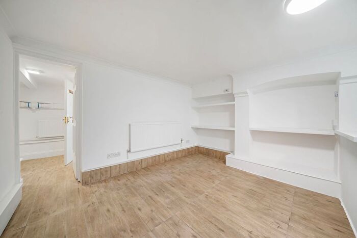 Studio To Rent In Muswell Hill, London, N10