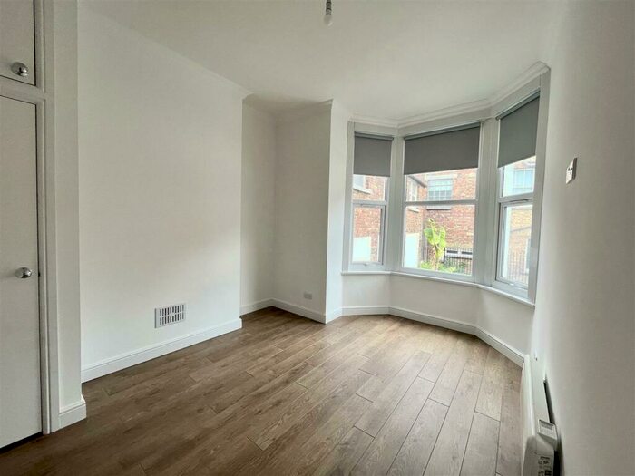 2 Bedroom Flat To Rent In Blackstock Road, Finsbury Park, N4