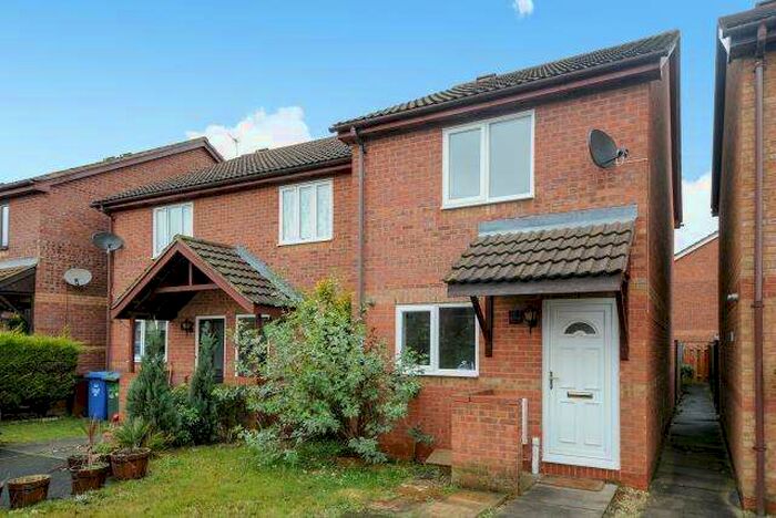2 Bedroom End Of Terrace House To Rent In Coopers Green, Bicester, OX26