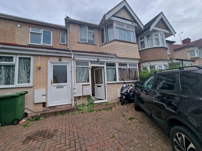 2 Bedroom Flat To Rent In Lynton Road, Harrow, HA2