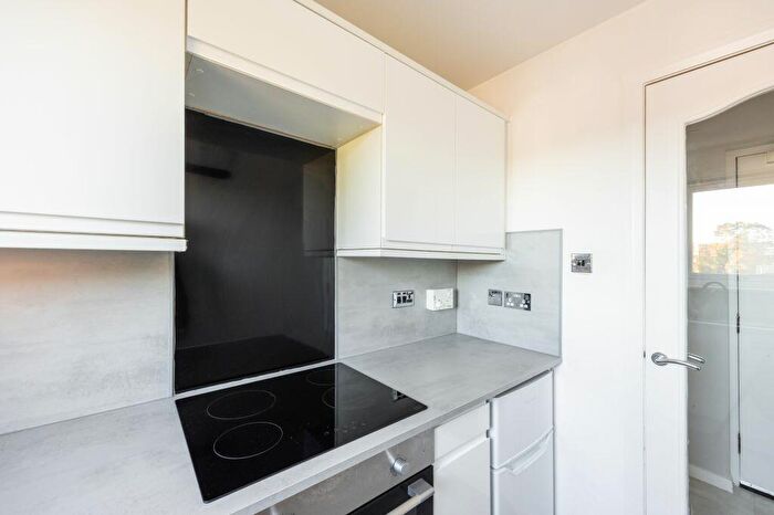 1 Bedroom Flat For Sale In / Coxfield, Edinburgh, EH11
