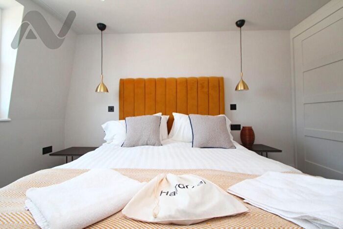 1 Bedroom Apartment To Rent In Kentish Town Road, London, NW1