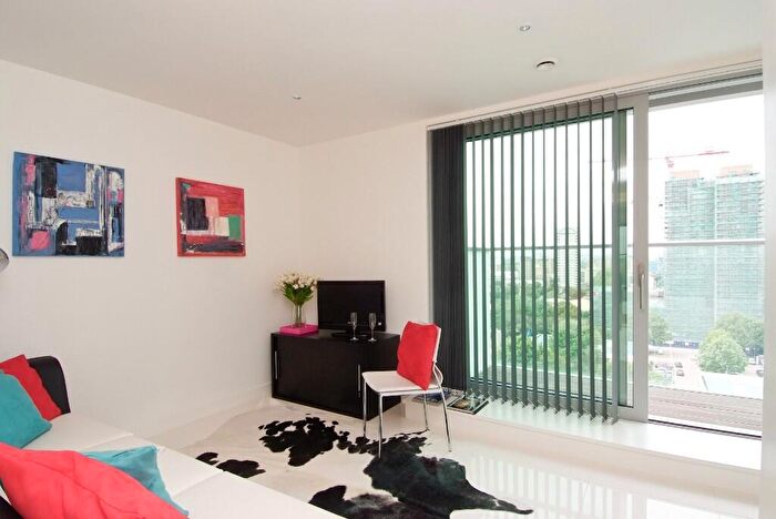 Studio For Sale In Pan Peninsula Square, London, E14