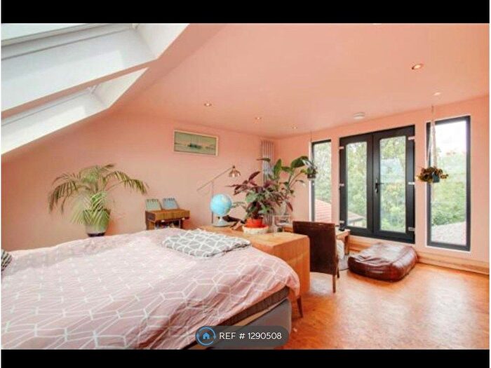 3 Bedroom Maisonette To Rent In Pattenden Road, London, SE6