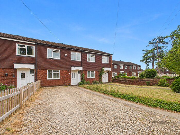 3 Bedroom Terraced House For Sale In Gunthorpe Road, Marlow, Buckinghamshire, SL7