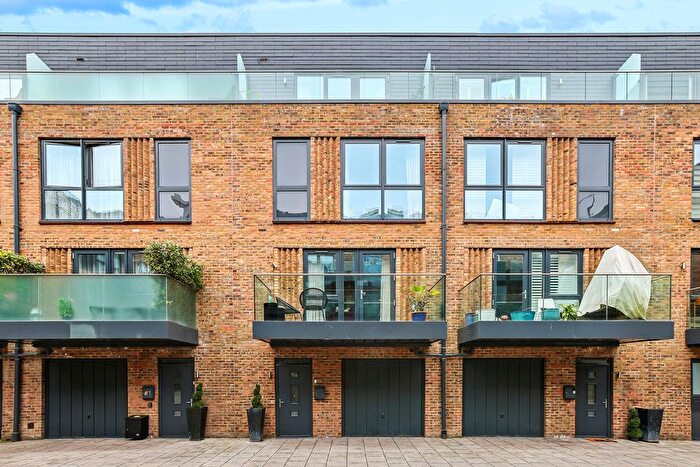 4 Bedroom Terraced House For Sale In Swan Street, Isleworth, TW7