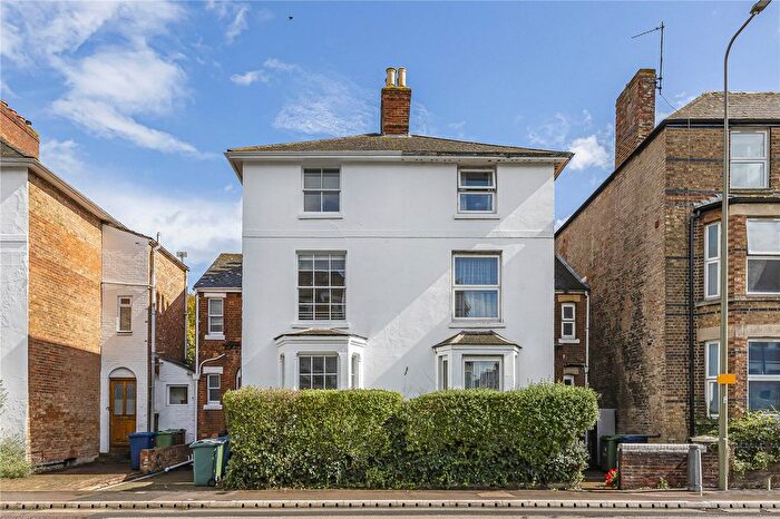 2 Bedroom Flat For Sale In Abingdon Road, Grandpont, OX1