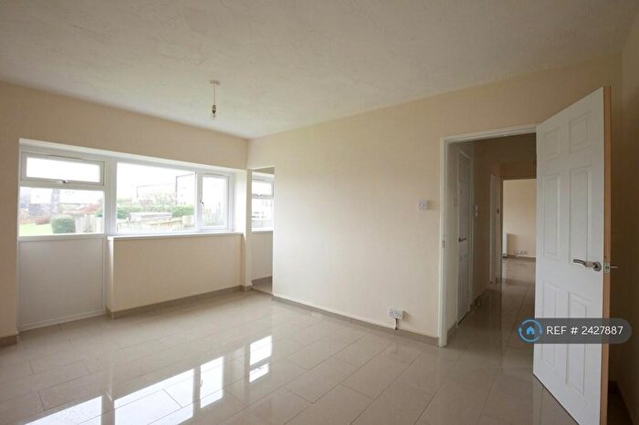 1 Bedroom Flat To Rent In The Hendre Flats, Brynmawr, Gwent, NP23