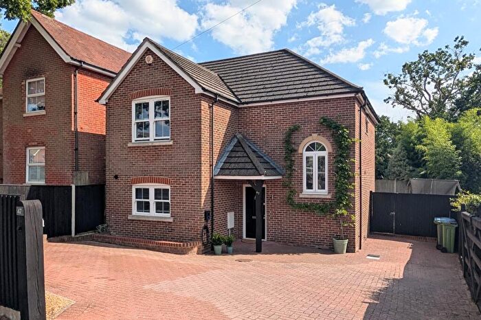 4 Bedroom Detached House For Sale In Church Road, Locks Heath, SO31