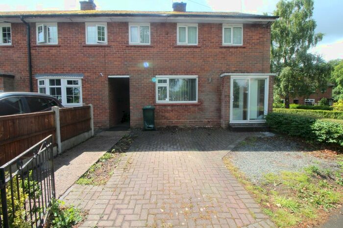 3 Bedroom Semi-Detached House To Rent In Willow Crescent, Chester, CH2