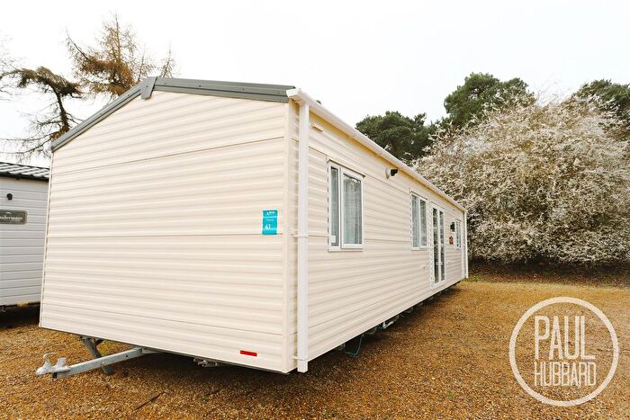 3 Bedroom Chalet For Sale In Oakdale, Tingdene, North Denes Holiday Park, NR32