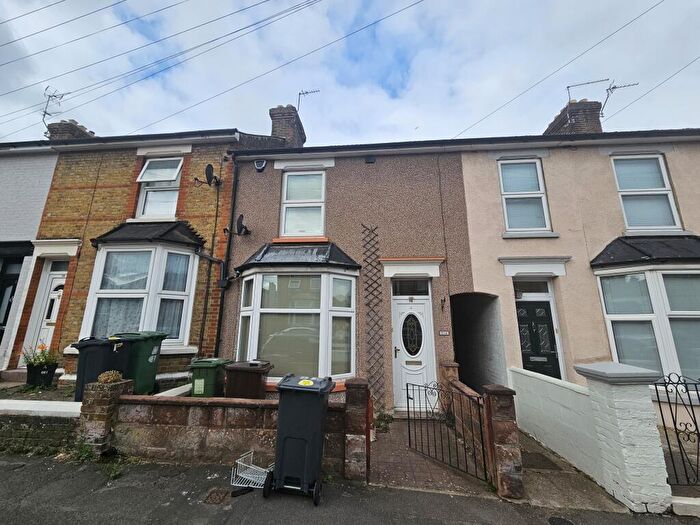 3 Bedroom House To Rent In Rawdon Road, Maidstone, ME15