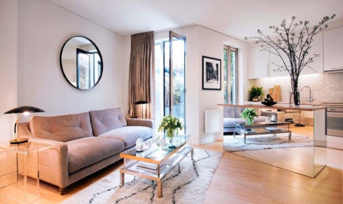 3 Bedroom Flat To Rent In Maddox Street, London, W1S