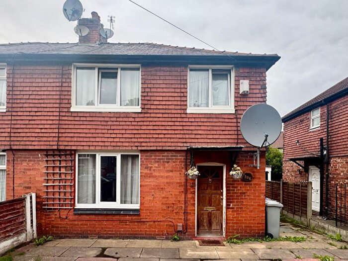 3 Bedroom Semi Detached House For Sale In Kings Road, Stretford, M32