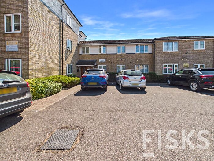 2 Bedroom Flat For Sale In Hart Road, Benfleet, SS7