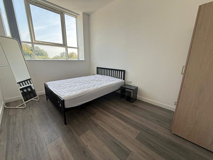 1 Bedroom Flat To Rent In Card House, Bingley Road, Bradford, BD9