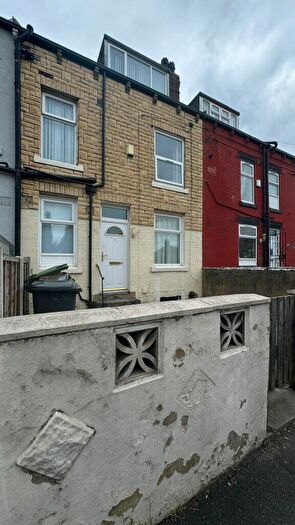 2 Bedroom Terraced House To Rent In Clifton Grove, Leeds, LS9