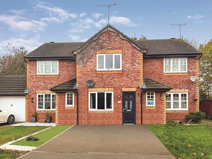 2 Bedroom Terraced House To Rent In Dunsford Close, SN1