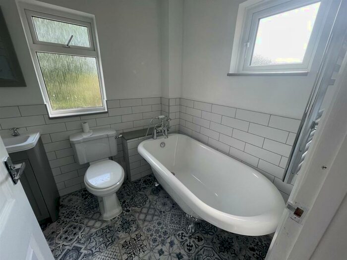 2 Bedroom House To Rent In Townlands, Willand, Cullompton, EX15