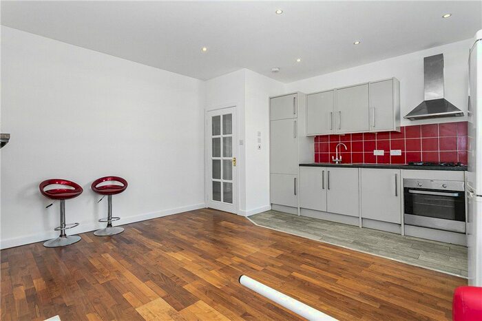 3 Bedroom Flat To Rent In Chiswick High Road, Chiswick, London, W4