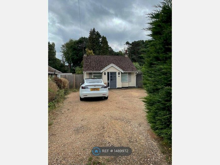 3 Bedroom Bungalow To Rent In Nine Mile Ride, Finchampstead, Wokingham, RG40