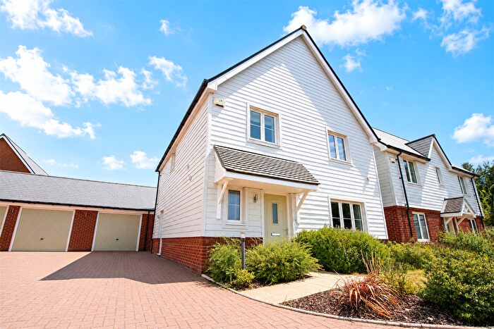 4 Bedroom Detached House For Sale In Blackthorn Way, TN12
