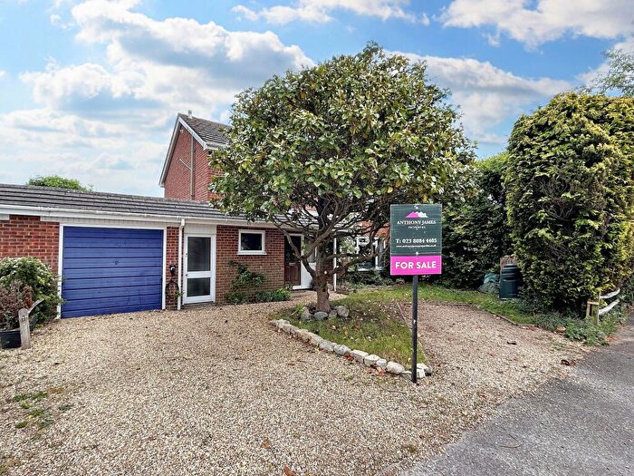 4 Bedroom Detached House For Sale In Foxhayes Lane, Langley, SO45