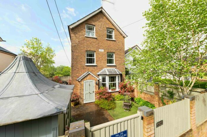 4 Bedroom Detached House To Rent In Cheapside Road, Ascot, Berkshire, SL5